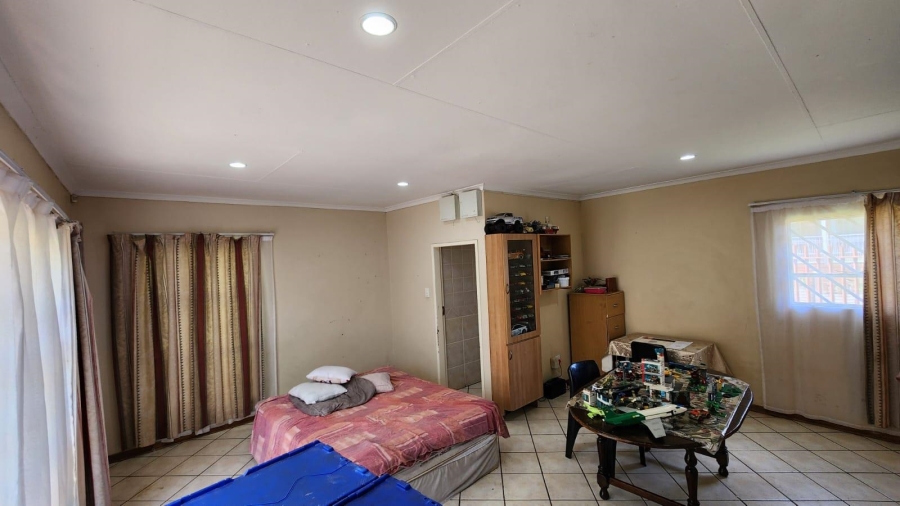 To Let 4 Bedroom Property for Rent in Cashan North West